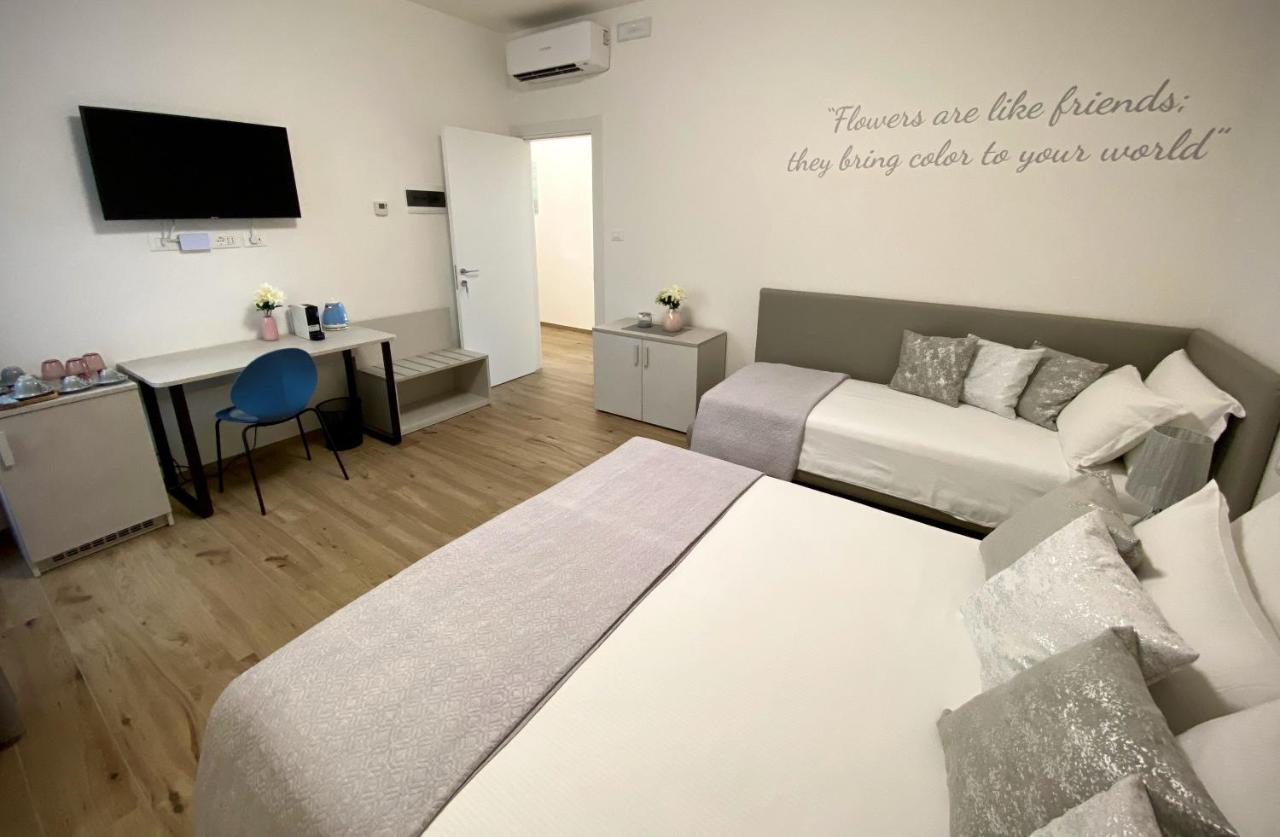Five Flowers Guest House Trieste Exterior photo